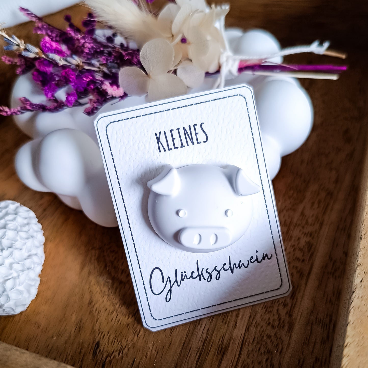 Kleines Glücksschwein – Mini Glücksbringer Geschenkkarte | Handmade Deko | Glück zum Verschenken | Weiß oder Braun | Einzelkarte