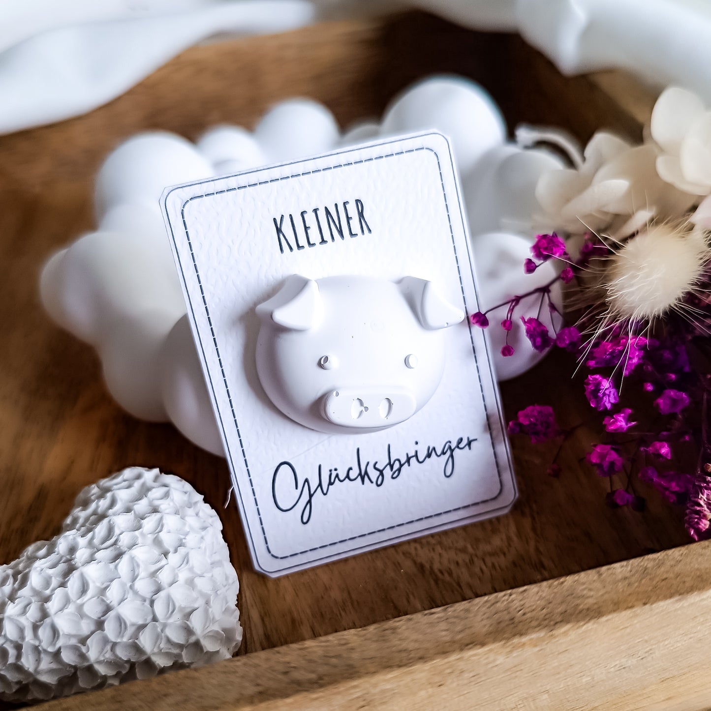 Kleines Glücksschwein – Mini Glücksbringer Geschenkkarte | Handmade Deko | Glück zum Verschenken | Weiß oder Braun | Einzelkarte