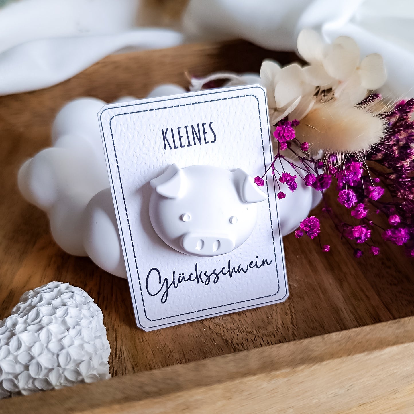 Kleines Glücksschwein – Mini Glücksbringer Geschenkkarte | Handmade Deko | Glück zum Verschenken | Weiß oder Braun | Einzelkarte