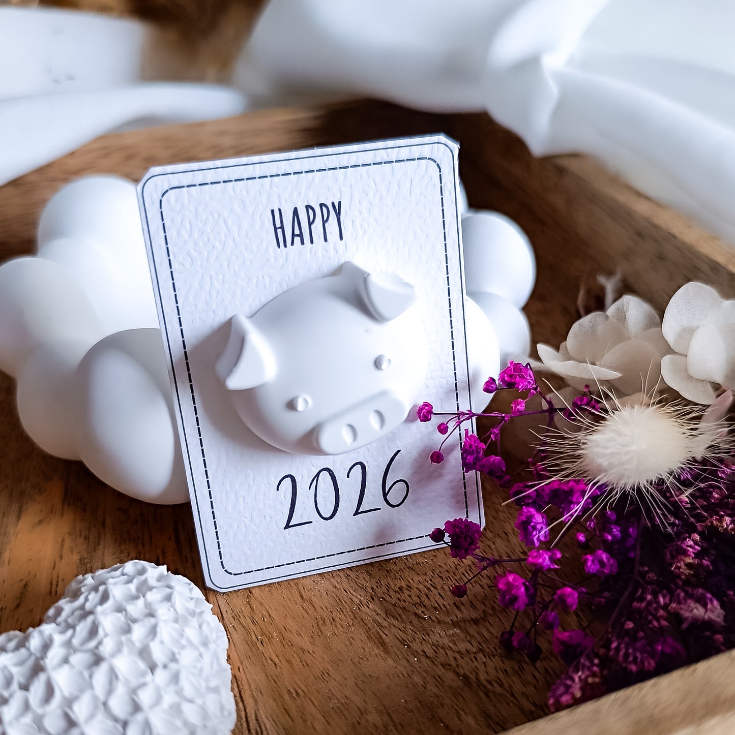 Kleines Glücksschwein – Mini Glücksbringer Geschenkkarte | Handmade Deko | Glück zum Verschenken | Weiß oder Braun | Einzelkarte