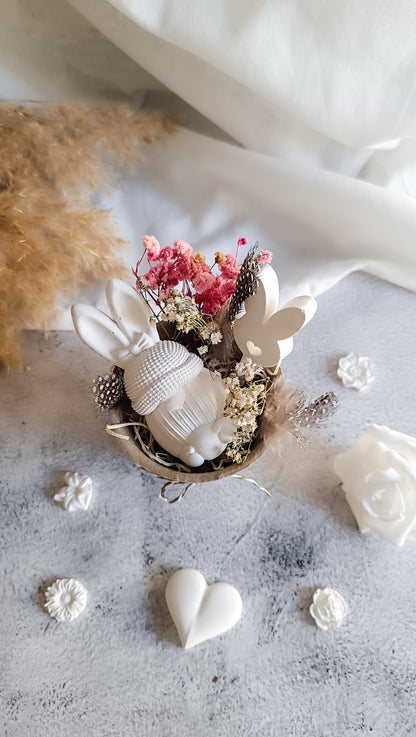 Osterdeko mit Trockenblumen – Frühlingsdeko im natürlichen Landhausstil